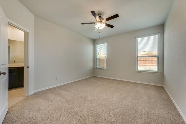 Building Photo - 1002 Pecos St
