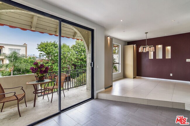 Building Photo - 11920 Dorothy St