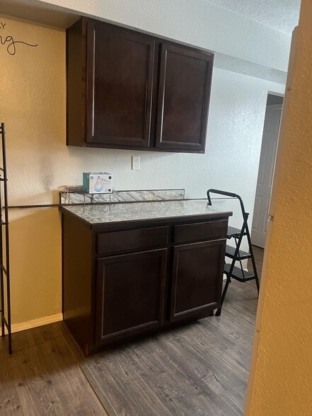 Kitchen countertop and cabinet - 1230 6th St W