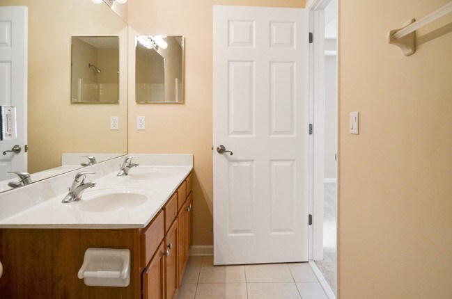 Building Photo - Exceptional Four Bedroom Home Located In Victoria Lakes!