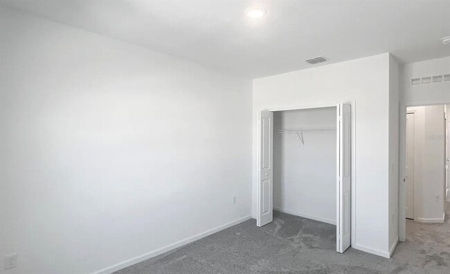 Building Photo - 2562 Skyline Lp