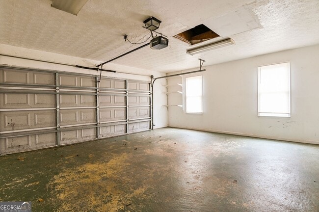 Building Photo - 105 N Oakland Cir