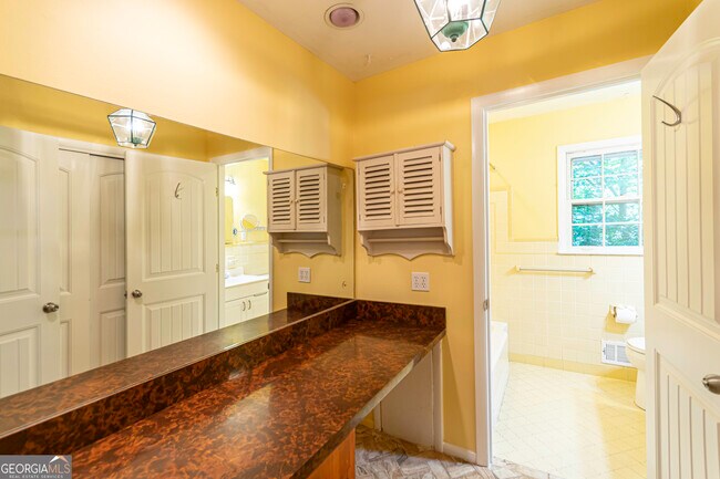 Building Photo - 2535 Melinda Dr NE