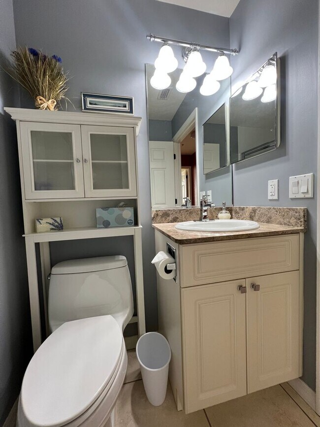 Building Photo - Furnished/Short Term Rental ** Available 5/1/26 ** 3 Bed/2 Bath Condo ** Punta Gorda ** $2,750/mo...