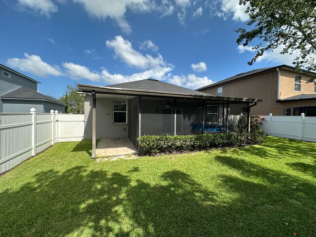 Building Photo - Beautiful 3 bedroom, 2 bath home in the he...