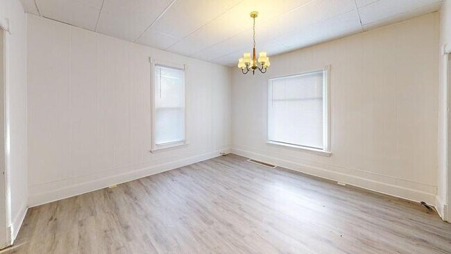 Building Photo - 1204 2nd St NW