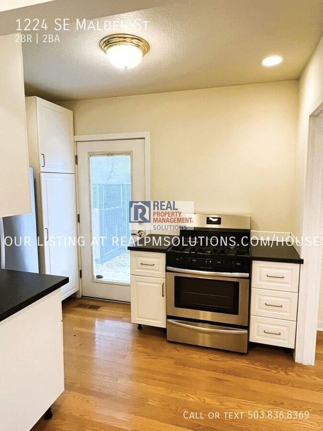 Building Photo - 1224 SE Malden St