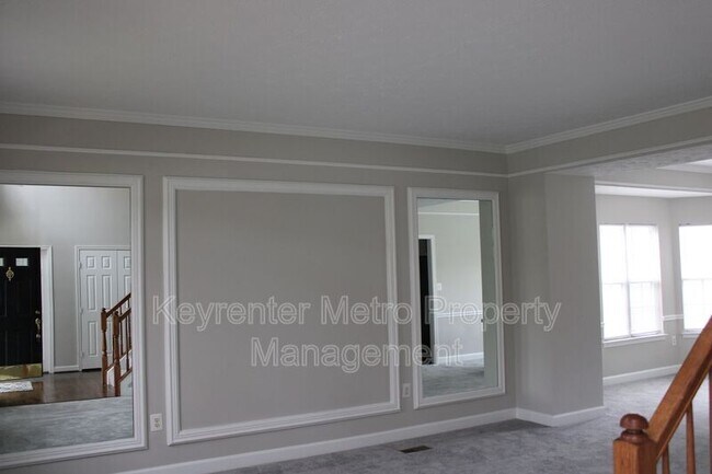 Building Photo - 1614 Albert Dr