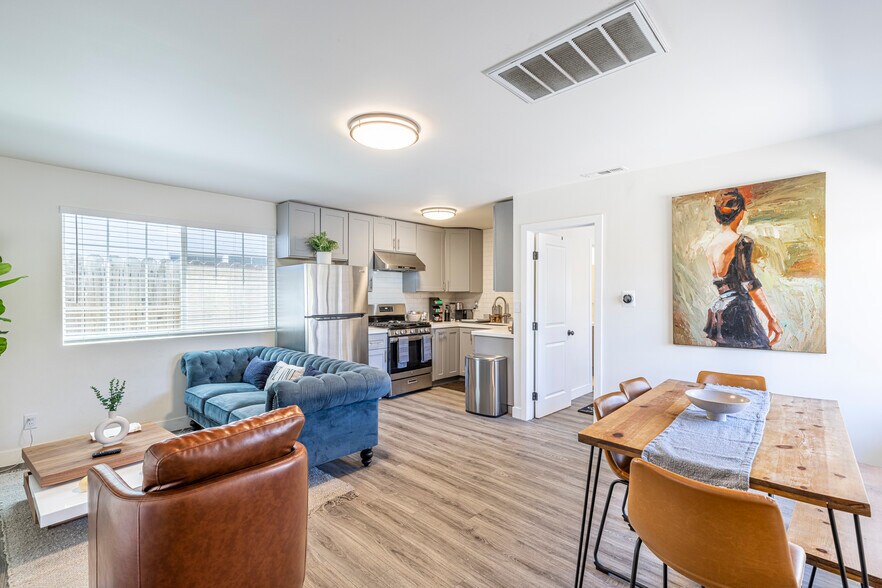 Building Photo - 8143 Hinds Ave