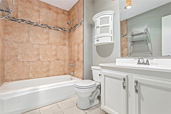 Building Photo - 5000 Goodwin Dr