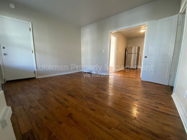 Building Photo - 417 Oak St