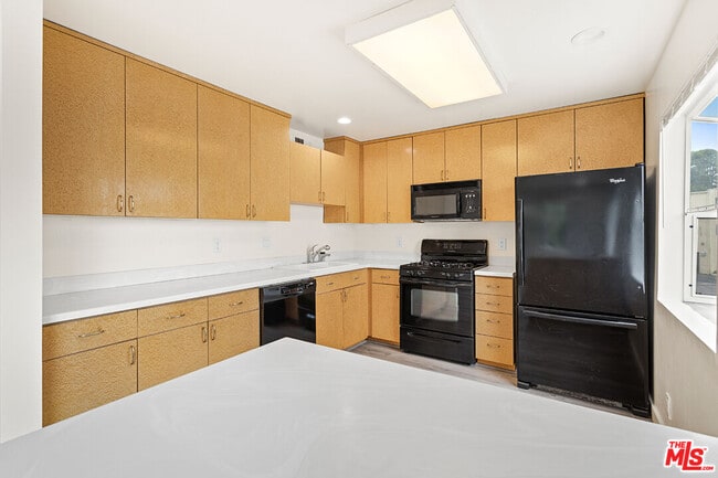 Building Photo - 9351 Via Crema