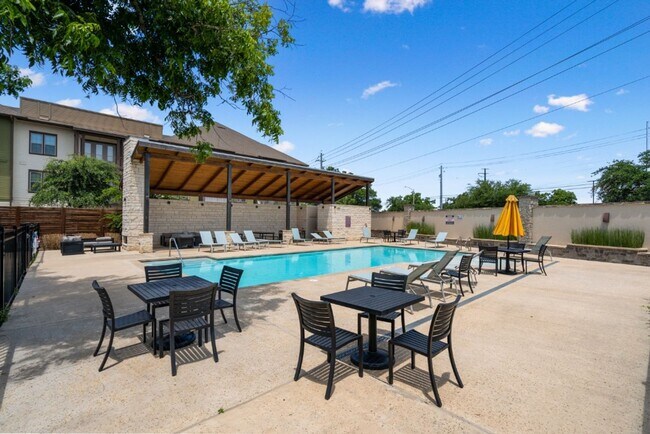 Building Photo - 13615 Terrett Trce