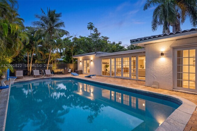 Building Photo - 1308 Seabreeze Blvd