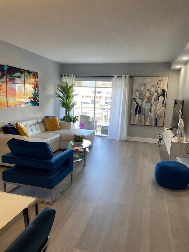 Building Photo - 400 Kings Point Dr