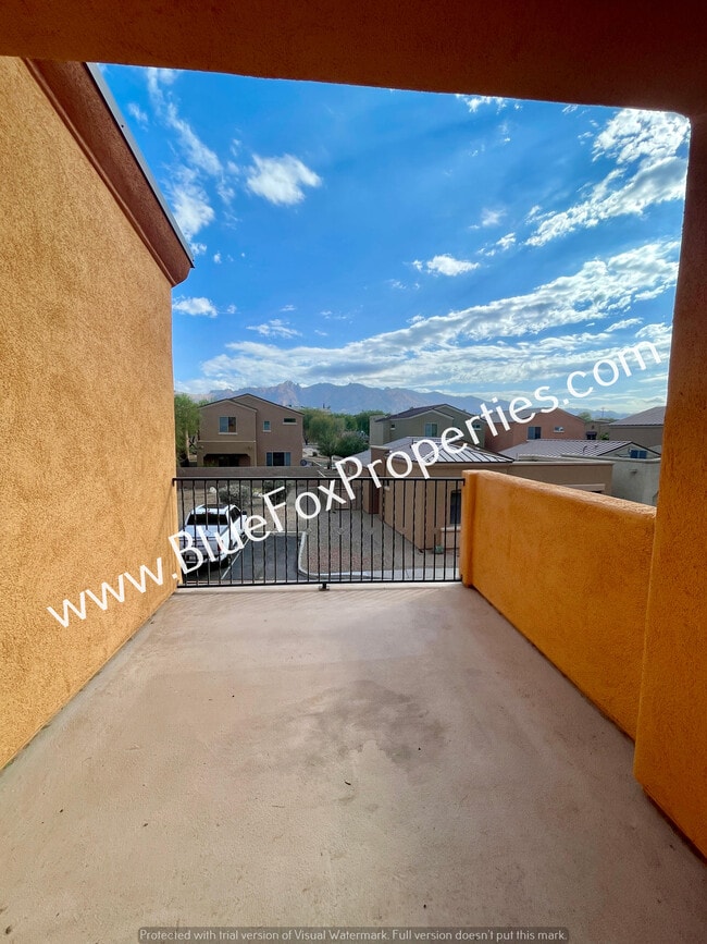 Building Photo - 2428 E Emerald Moon Dr