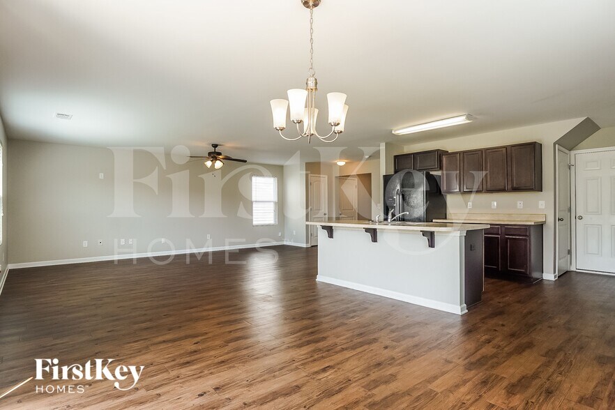 Building Photo - 4778 Woodford Cir