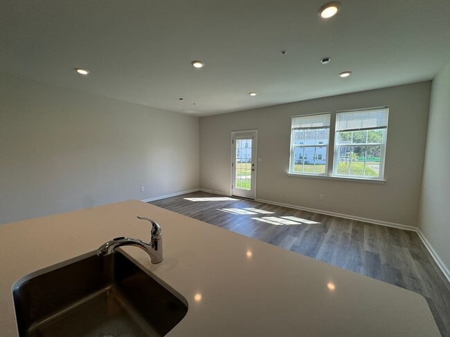 Building Photo - PARKLAND SCHOOLS- NEW CONSTRUCTION 3 BDRM ...