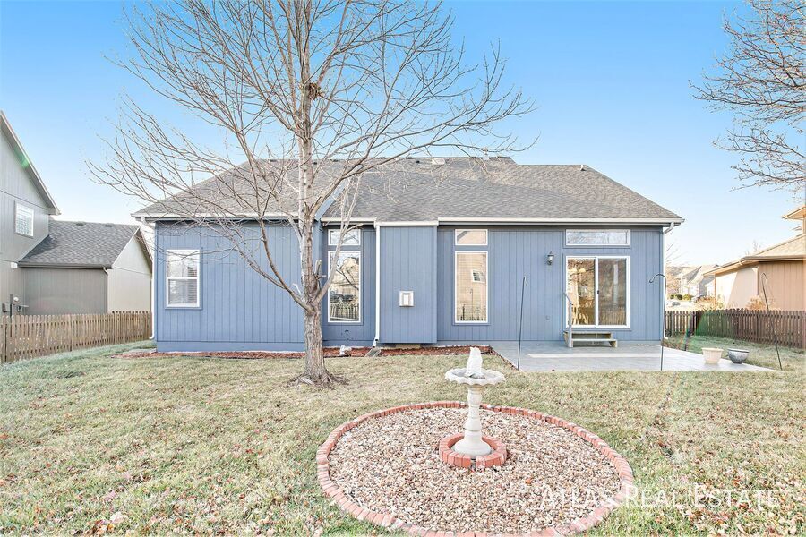 Building Photo - 1113 SW Blazing Star Dr