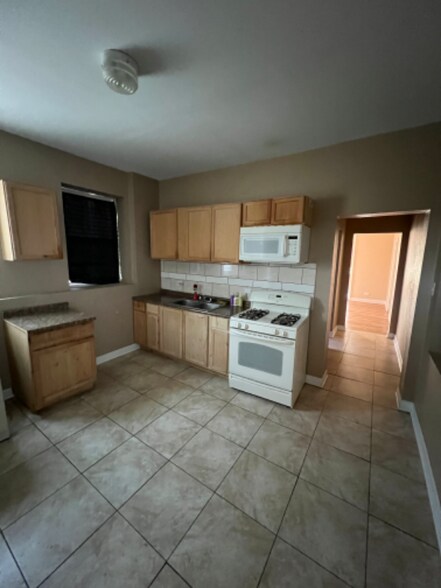 Building Photo - 5625 S Princeton Ave