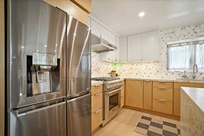 Building Photo - 1534 Amherst Ave