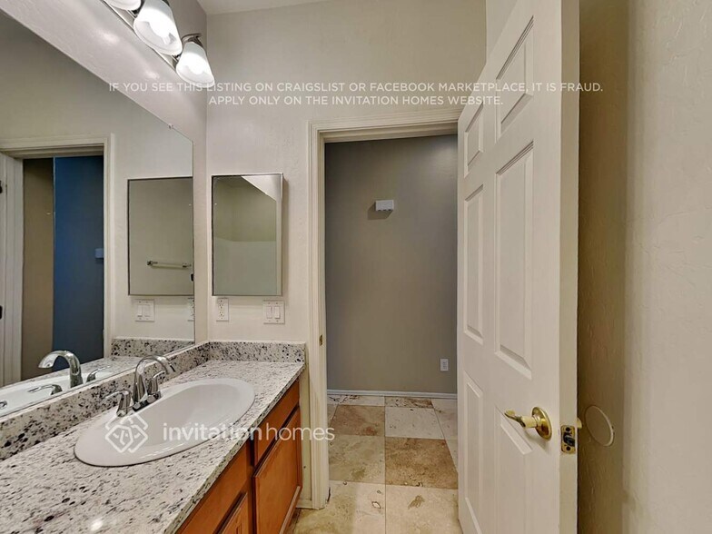Building Photo - 13607 W Acapulco Ln