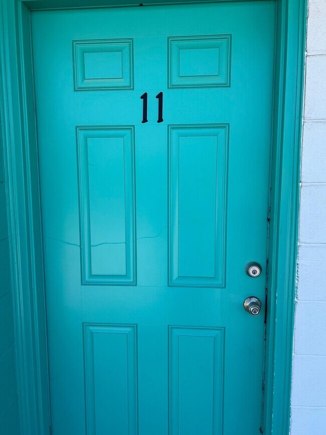 Building Photo - 302 Santa Rosa Blvd