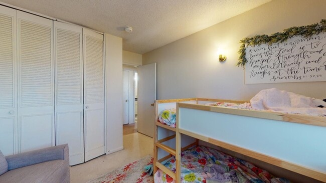 Building Photo - 542 Meadow Ct