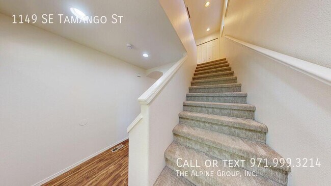 Building Photo - 1149 SE Tamango St
