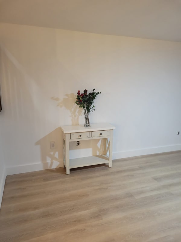 Building Photo - 570 N Tropic Ln