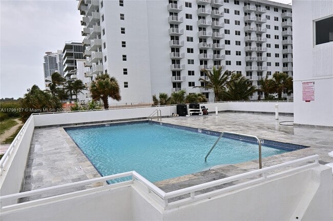 Building Photo - 401 Ocean Dr
