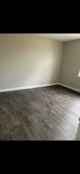 Building Photo - 107 Smith St