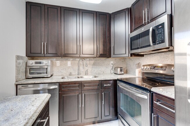 Building Photo - 509 Capri Dr