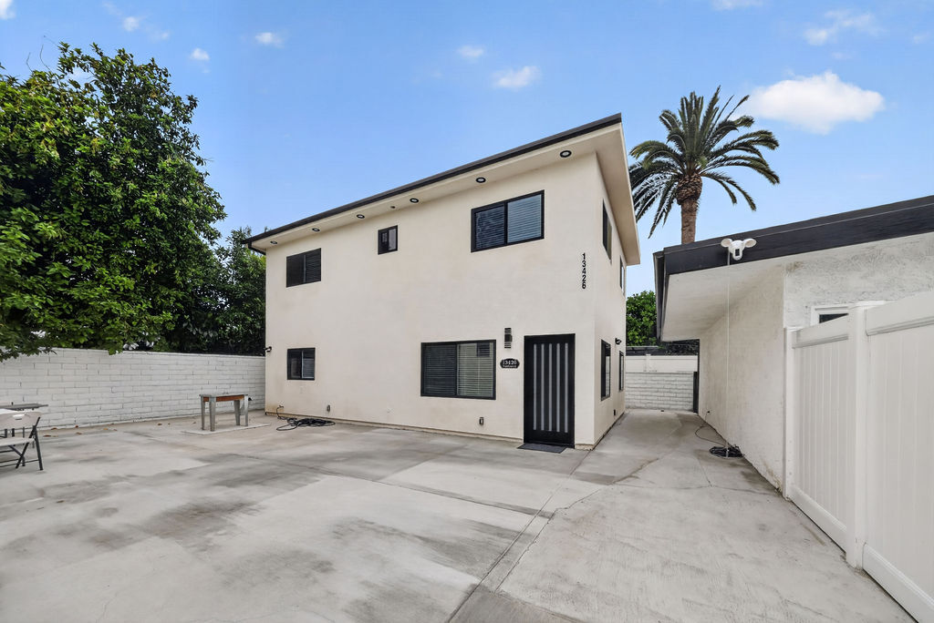Building Photo - 9614 Bartee Ave