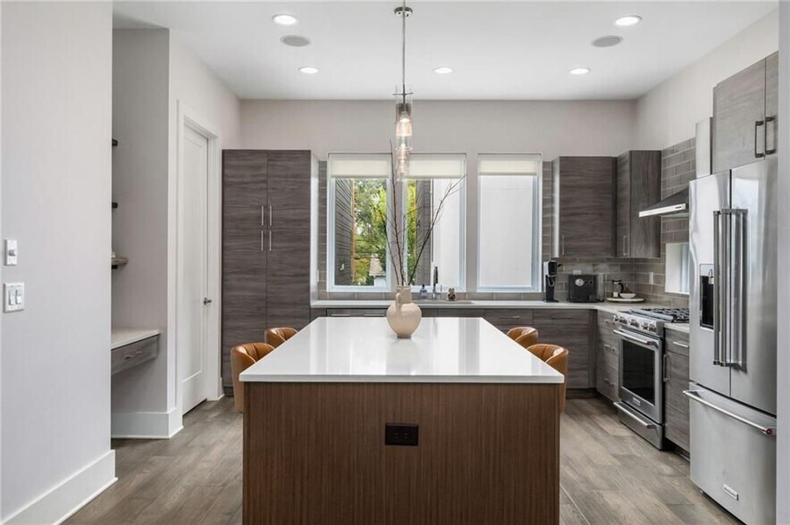 Building Photo - 52 Reynolds Square Ln