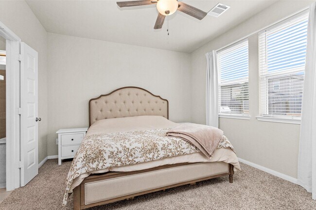 Building Photo - 18503 Sunrise Maple Dr