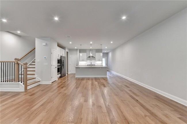 Building Photo - 204 Holsten Ln