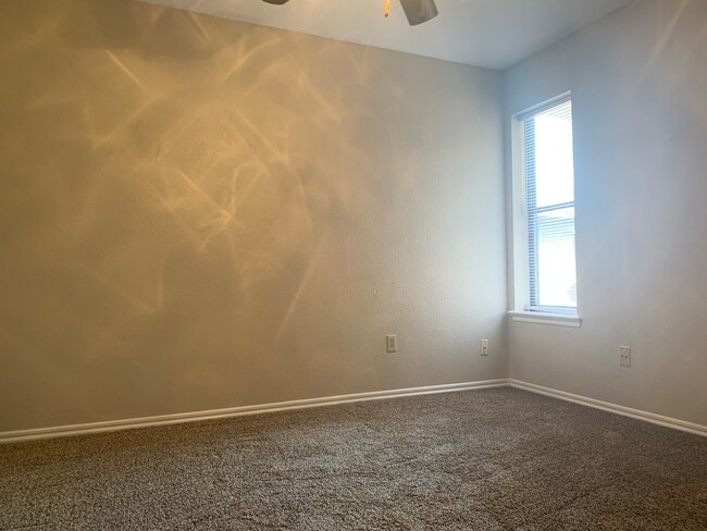 Building Photo - Westside Duplex for Lease near Sooner Mall!!!