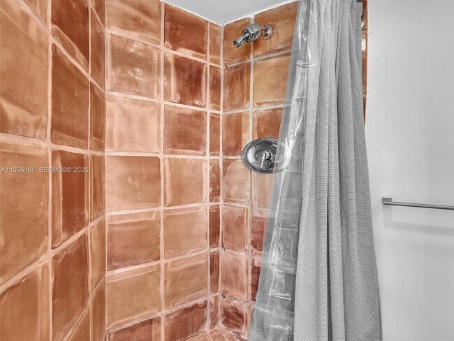 Building Photo - 1881 Washington Ave