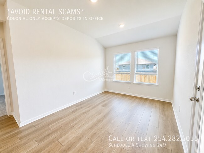 Building Photo - 105 Fossil Dr