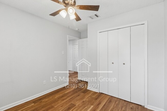 Building Photo - 3118 Bear Springs Dr