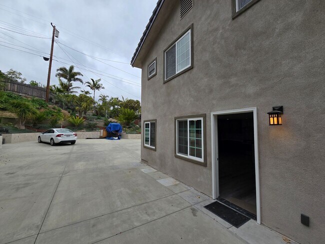 Building Photo - Fantastic 2 Bed, 2.5 Bath ADU unit in Sunn...