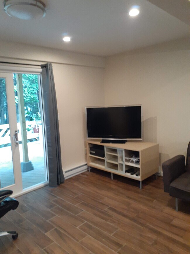 Entrance to the deck - 20 Elizabeth Way