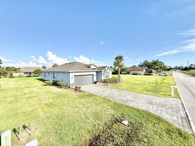 Building Photo - 16304 Quesa Dr
