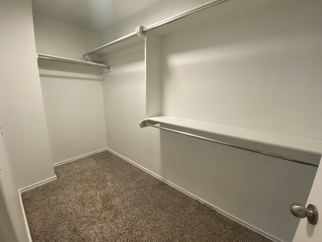 Building Photo - 1230 12th Ave SE