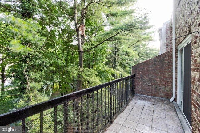 Building Photo - 3934 Chesterwood Dr