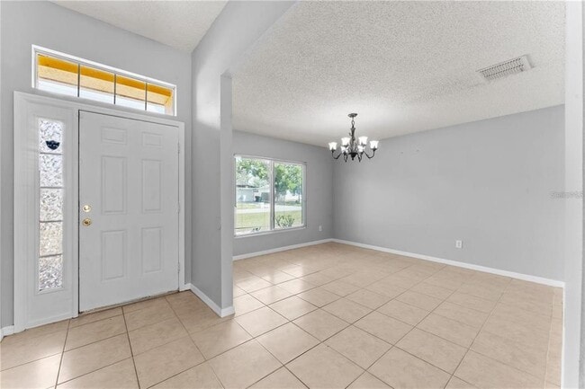 Building Photo - 408 Magpie Ct