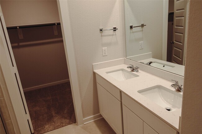 Building Photo - 8586 Blueberry Ash St