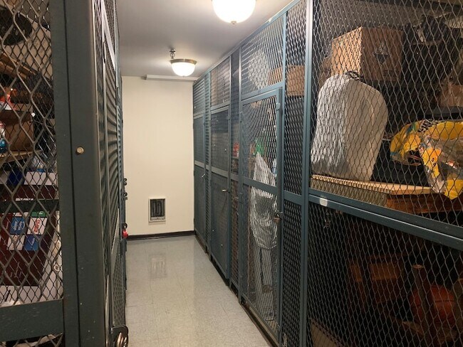 Building Photo - 1125 Pleasant Run Dr