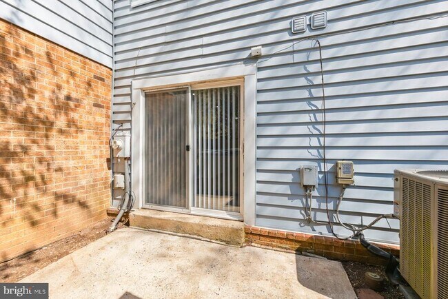 Building Photo - 18323 Allspice Dr